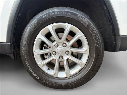 Used 2021 Jeep Grand Cherokee Laredo X AWD/4WD image 18