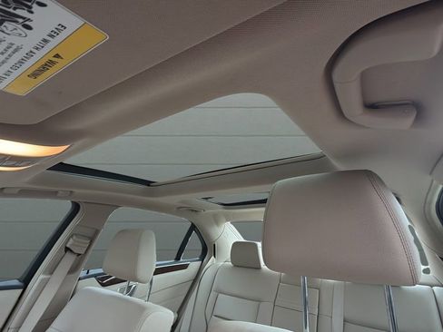 Used 2015 Mercedes-Benz E 350 4MATIC Sedan image 22
