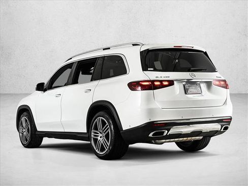 Used 2026 Mercedes-Benz GLS 450 4MATIC image 9