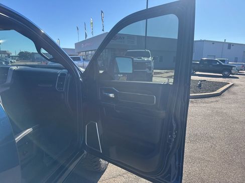 Used 2023 RAM 2500 Laramie w/ Night Edition image 43