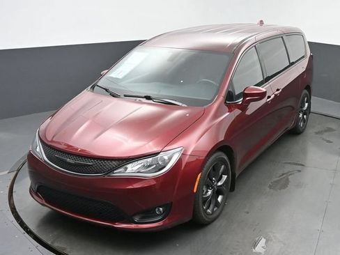 Used 2020 Chrysler Pacifica Touring w/ S Appearance Package FWD image 36