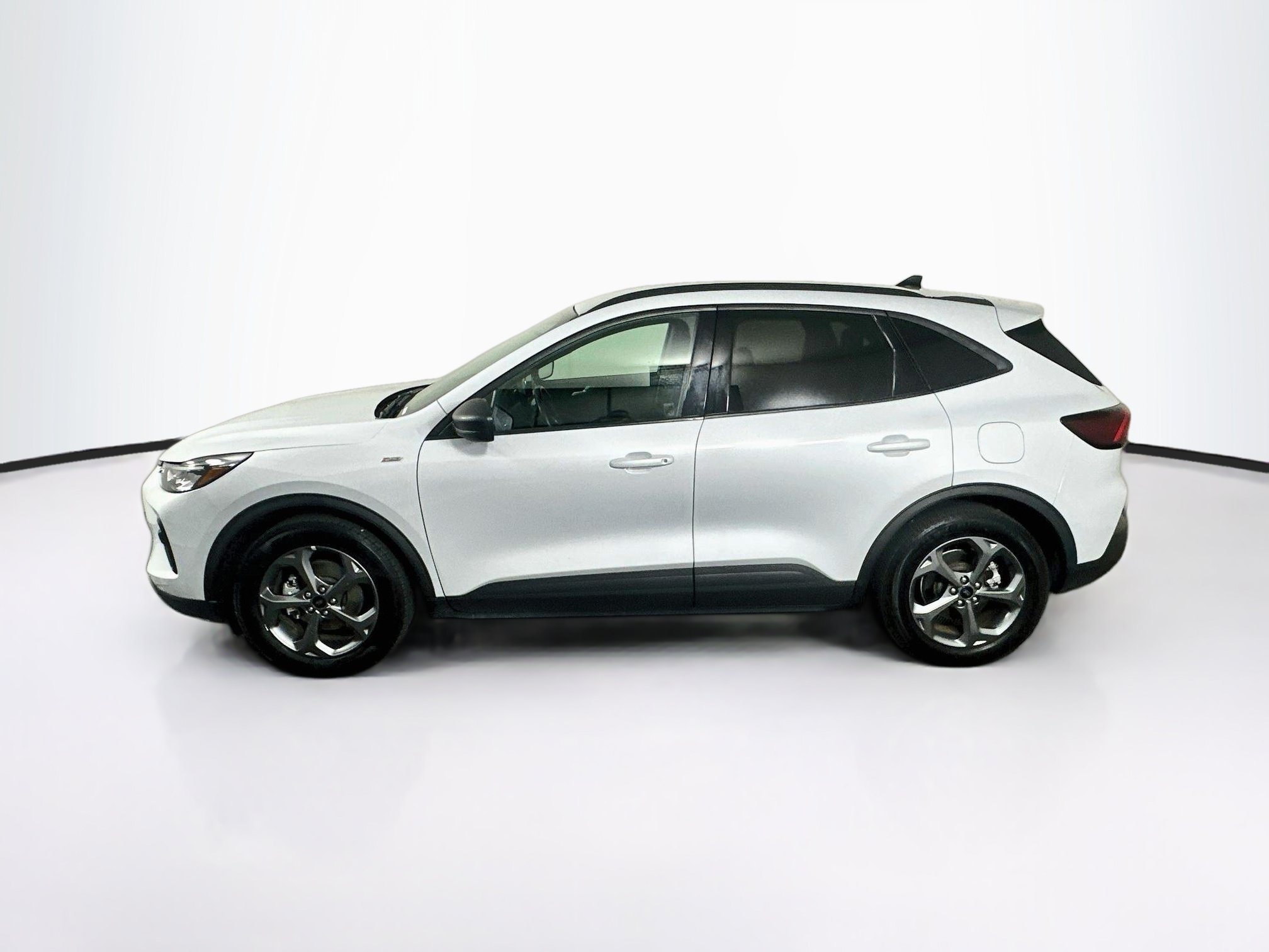 Used 2025 Ford Escape ST-Line FWD image 4