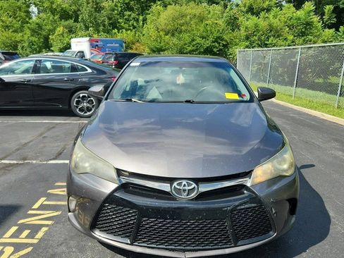 Used 2016 Toyota Camry SE FWD image 3