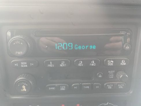 Used 2005 Chevrolet Silverado 1500 LS image 18