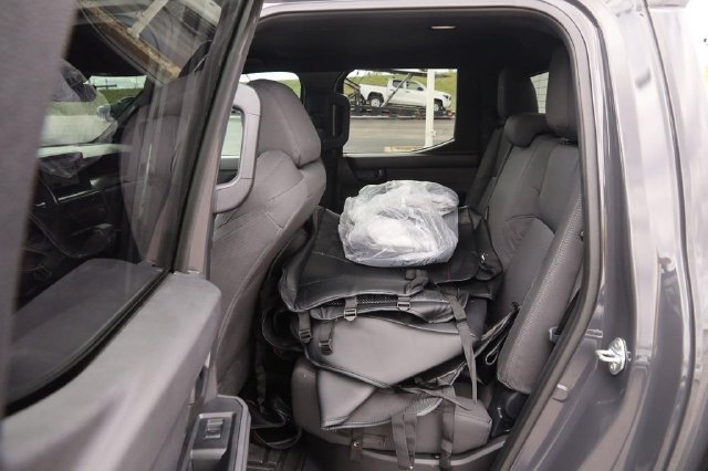 Used 2024 Toyota Tacoma SR5 AWD/4WD image 8