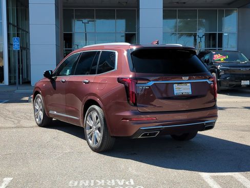Used 2023 Cadillac XT6 Premium Luxury image 7
