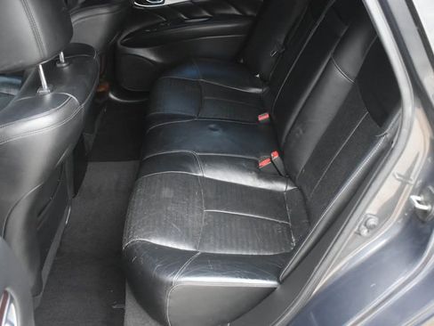 Used 2013 INFINITI M37 w/ Premium Pkg image 11