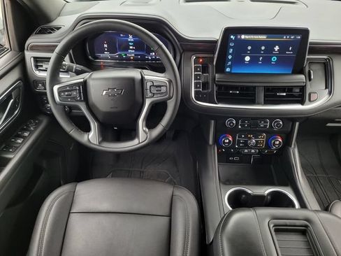 Used 2023 Chevrolet Tahoe Z71 w/ Luxury Package AWD/4WD image 28