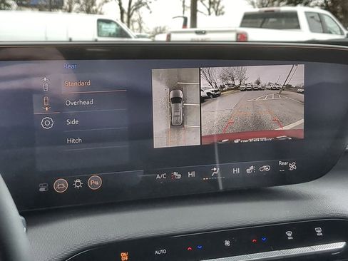 Used 2025 Buick Enclave Preferred w/ Power Package image 15