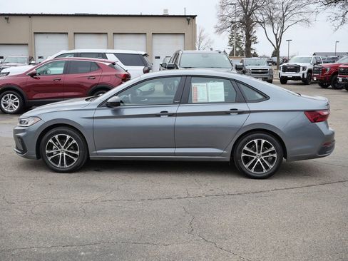 Used 2025 Volkswagen Jetta Sport image 6