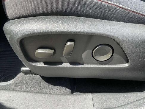 Used 2025 Chevrolet Equinox RS image 16