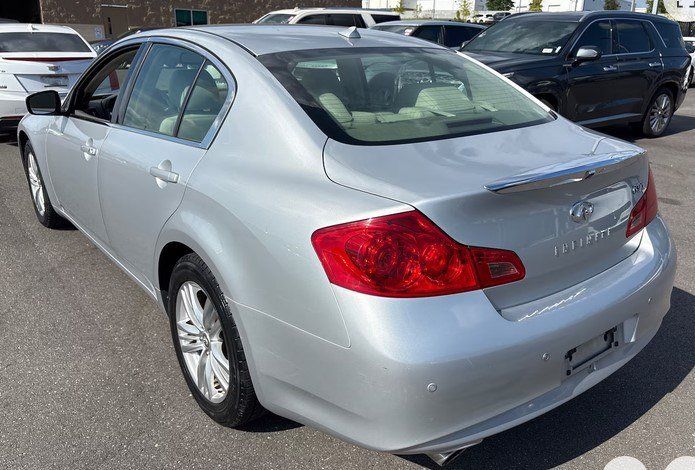Used 2013 INFINITI G37 x Sedan w/ Premium Pkg AWD/4WD image 2