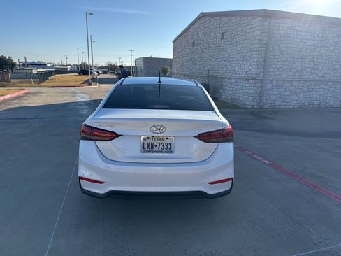 Used 2019 Hyundai Accent SE image 4