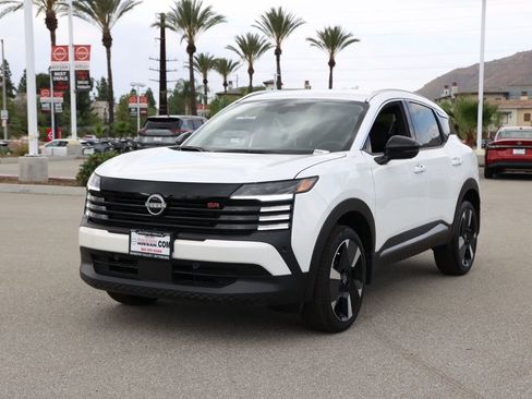 New 2026 Nissan Kicks SR image 8