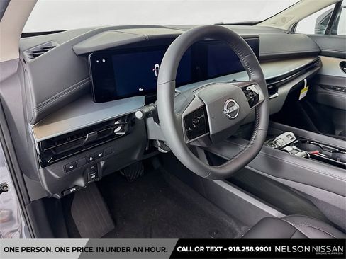 New 2025 Nissan Murano SL image 9