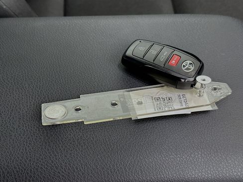 Used 2026 Toyota Camry LE FWD image 33