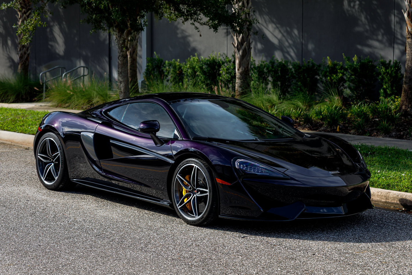 Used 2018 McLaren 570S RWD image 1