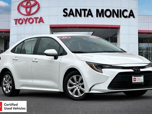 Certified 2025 Toyota Corolla LE image 1