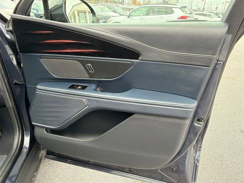 Used 2024 Lincoln Nautilus Reserve image 14