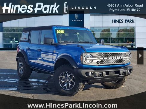 Used 2025 Ford Bronco Badlands image 1
