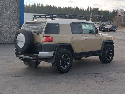 Used 2011 Toyota FJ Cruiser 4WD w/ Convenience Pkg image 5