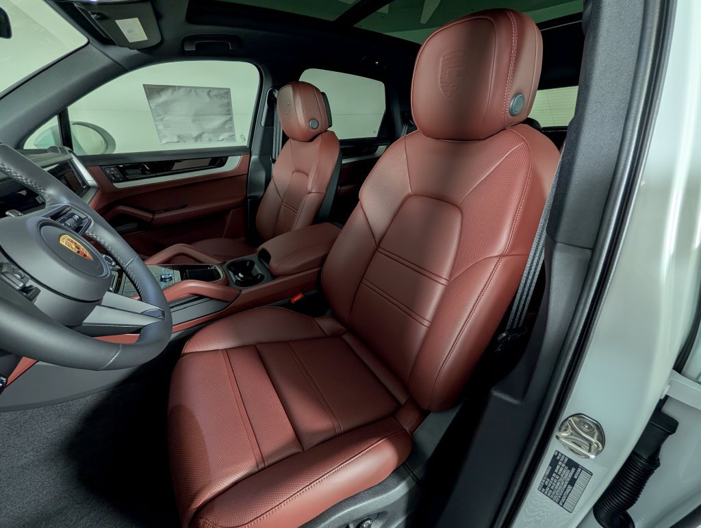 New 2026 Porsche Cayenne AWD/4WD image 5