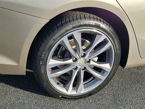 Used 2024 Chevrolet Malibu LT image 27