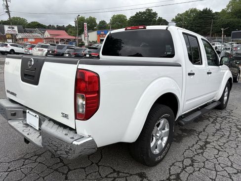 Used 2010 Nissan Frontier SE RWD image 6