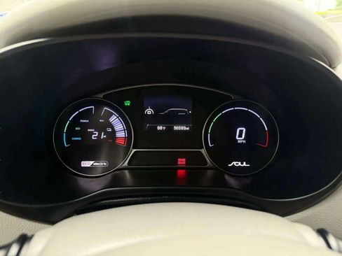 Used 2017 Kia Soul EV image 21
