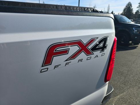 Used 2014 Ford F350 Lariat image 10