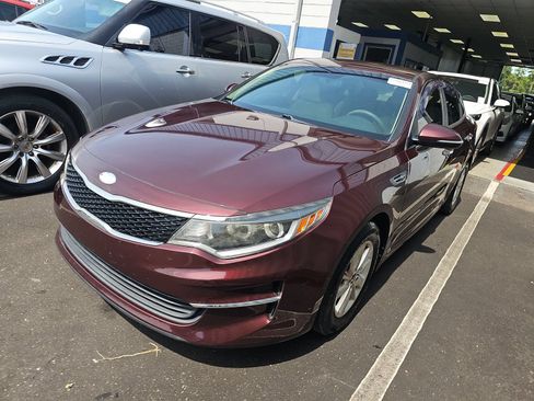 Used 2018 Kia Optima LX FWD image 2
