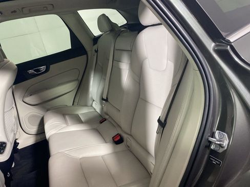Used 2018 Volvo XC60 T6 Inscription w/ Luxury Seat Package AWD/4WD image 13