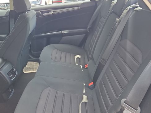 Used 2020 Ford Fusion SE image 8