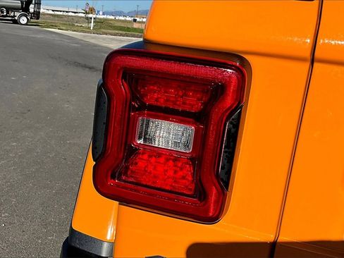 Used 2021 Jeep Wrangler Unlimited Rubicon 4xe w/ Cold Weather Group image 30