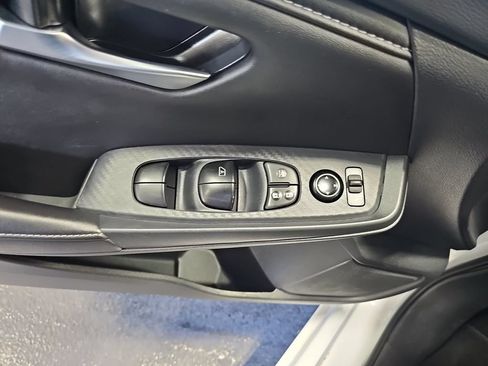 Used 2025 Nissan Sentra SV FWD image 27