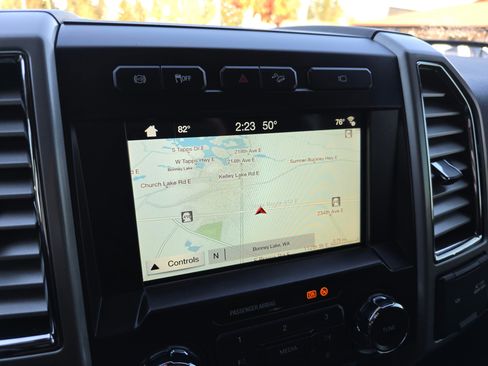 Used 2017 Ford F250 Lariat w/ Lariat Value Package image 17