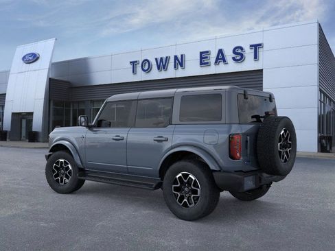 New 2025 Ford Bronco Outer Banks image 4