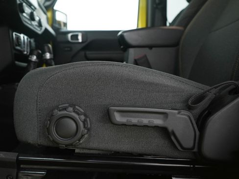 Used 2024 Jeep Wrangler Sport S image 21