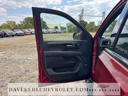 Certified 2025 Chevrolet Tahoe Z71 w/ Comfort Package image 9