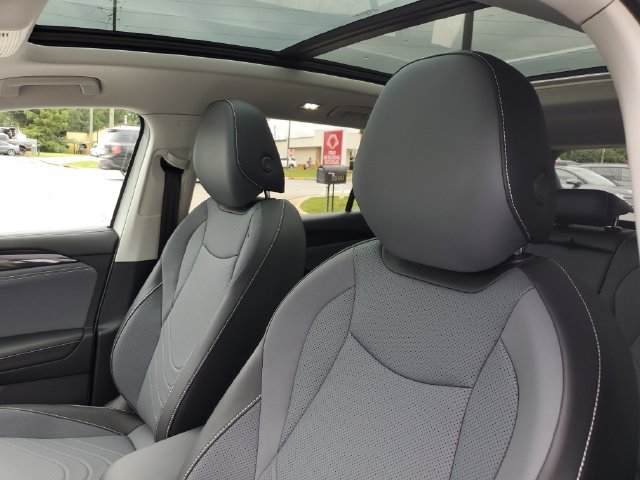Certified 2026 Volkswagen Tiguan SE FWD image 22