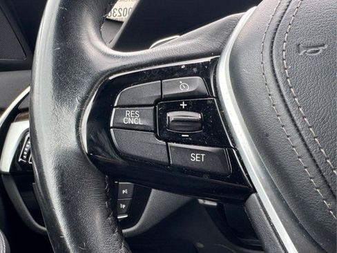 Used 2019 BMW 530e w/ Premium Package RWD image 21
