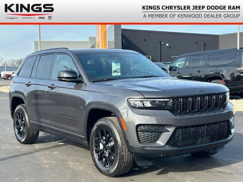 New 2025 Jeep Grand Cherokee Altitude AWD/4WD image 1
