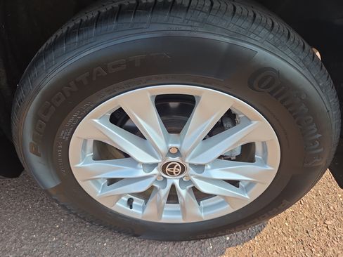 Certified 2023 Toyota Corolla Cross LE AWD/4WD image 11