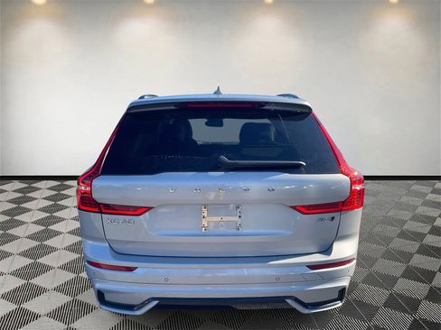 Used 2023 Volvo XC60 B5 Ultimate image 4