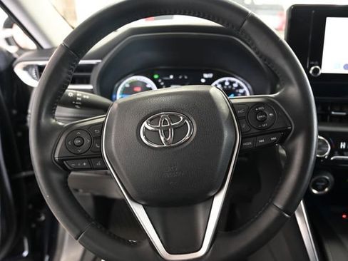 Used 2023 Toyota Venza LE AWD/4WD image 22