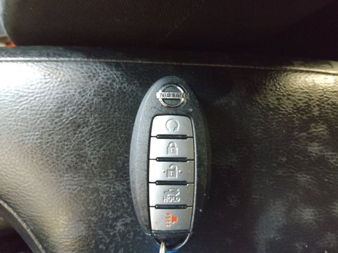 Used 2024 Nissan Versa SV w/ Trunk Package FWD image 32