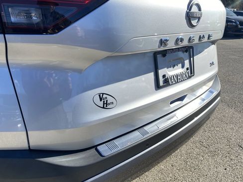 Used 2022 Nissan Rogue SL w/ SL Premium Package image 35