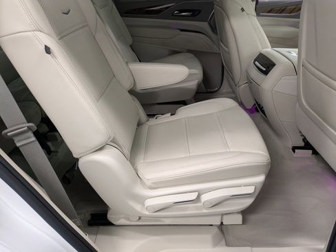 Used 2022 Cadillac Escalade Premium Luxury Platinum image 26