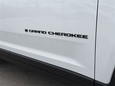 New 2025 Jeep Grand Cherokee L Limited image 13