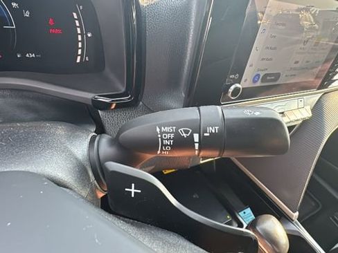 Used 2025 Toyota Camry SE FWD image 18